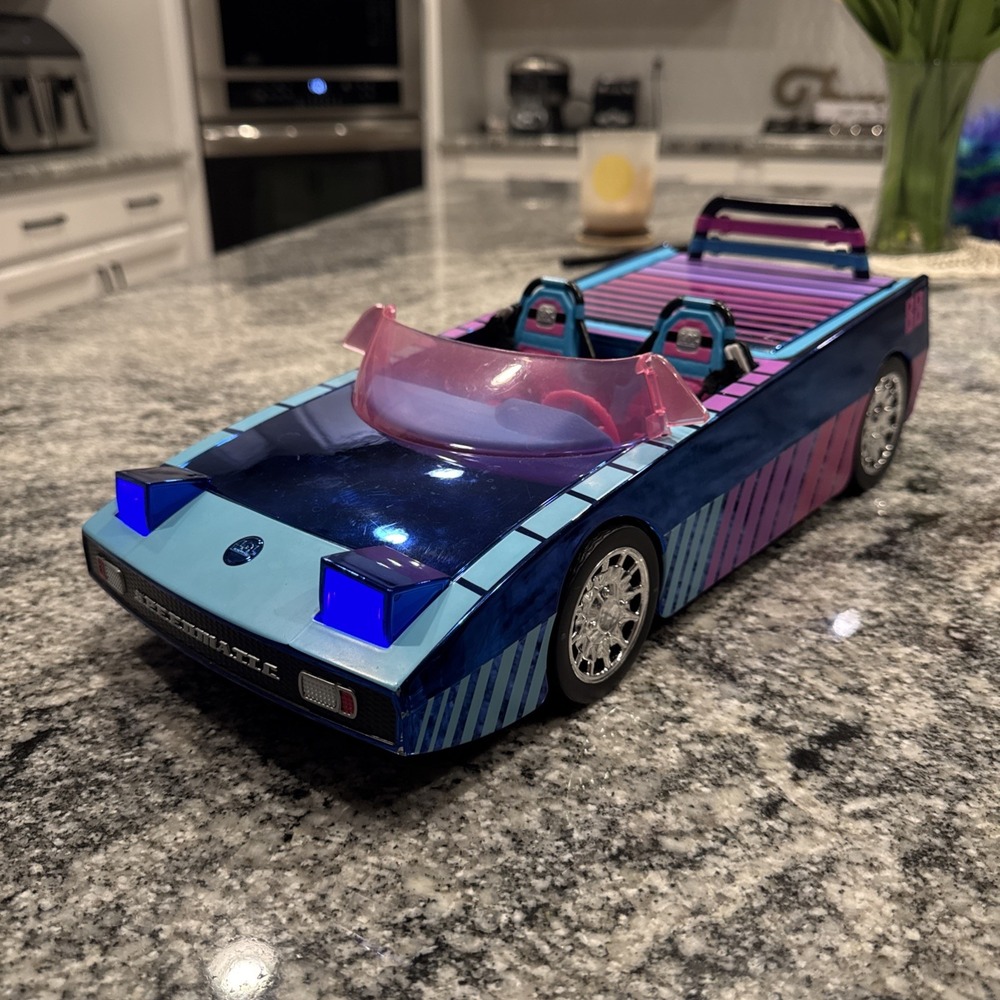 LOL Surprise Speedmatic - Limited Edition Electric Blue Car w/ Pool Headlights